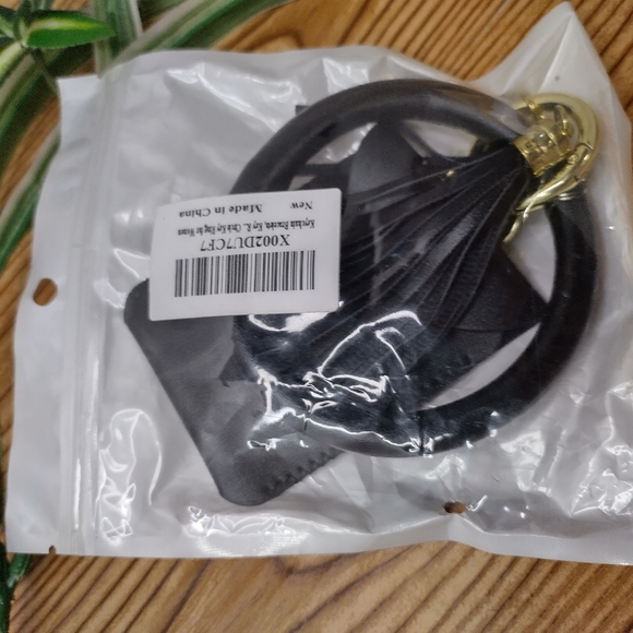 Keychain Bracelet Keyring And Card Wallet Black Leather Tassel and Charm - Picture 3 of 6